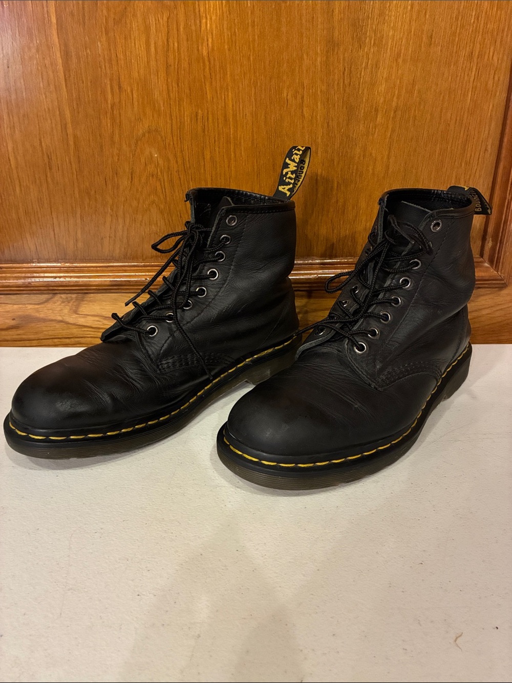 Ladies Size 10 Doc Martens - 1460 Smooth Leather LaceUp Boots (ABBA)